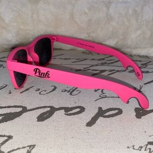 PINK Victoria’s Secret sunglasses😎